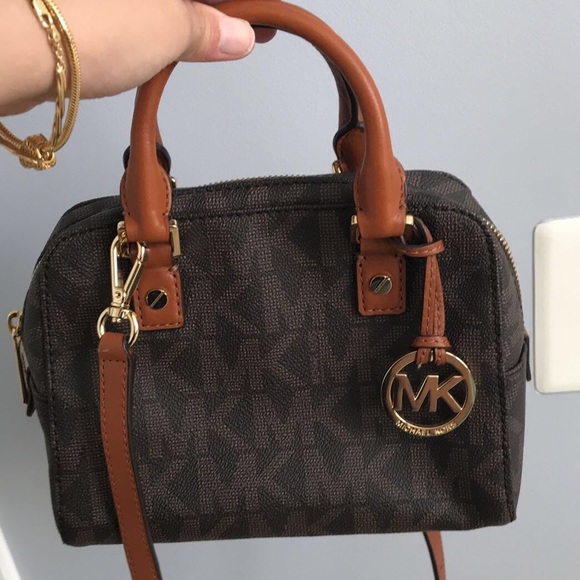 Michael Kors Handbags - MICHAEL KORS BROWN MINI BAG 🌟